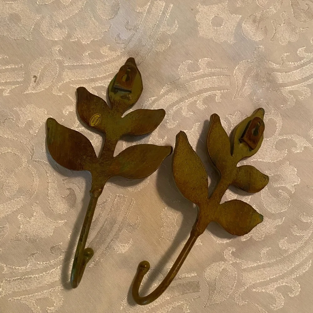 Rustic Leaf Wall Hooks